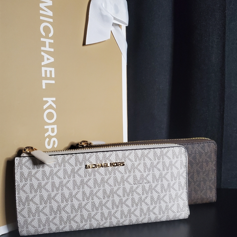 MICHAEL KORS Continental LG Wallet